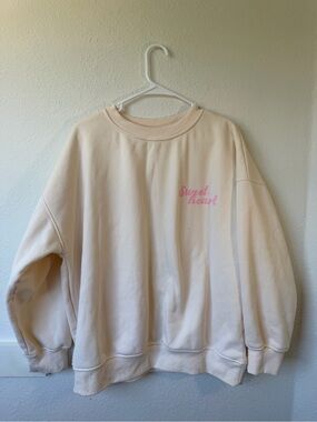 Le Lis Cream Sweatshirt Sweetheart Graphic Large Women's